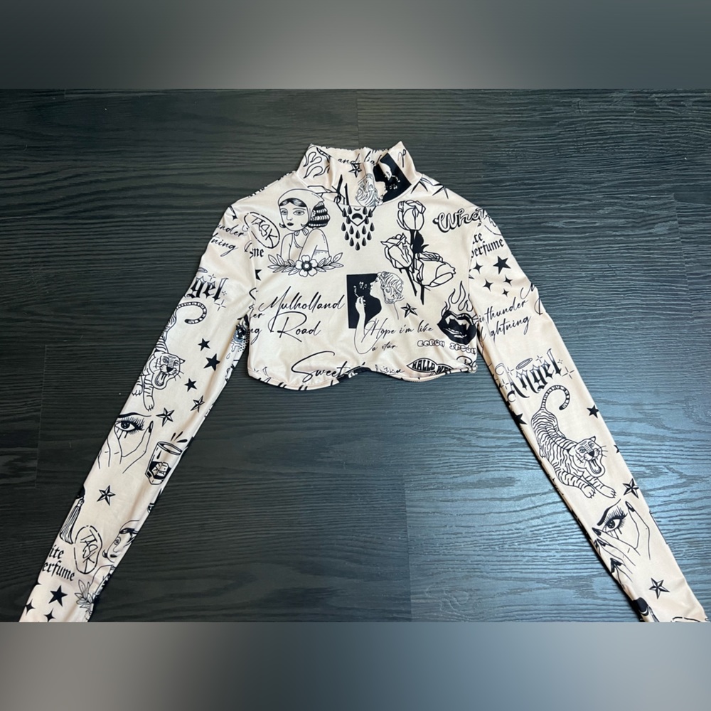 Long sleeve crop top